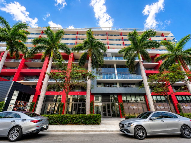 The Standard Residences Midtown Miami  photo 2